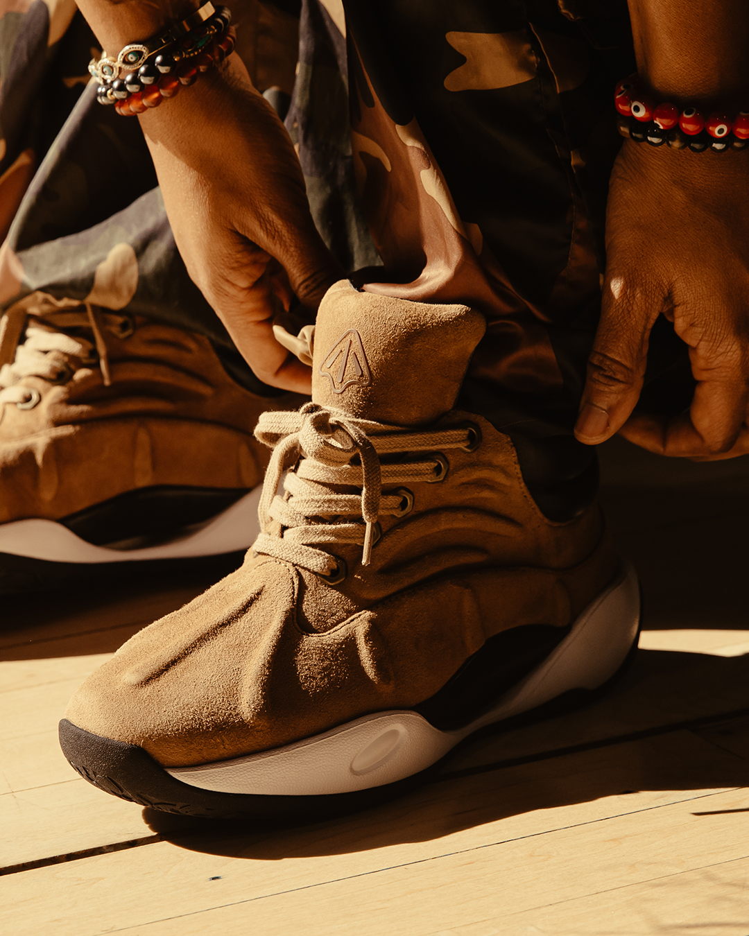 Duck Hoops - Monochrome