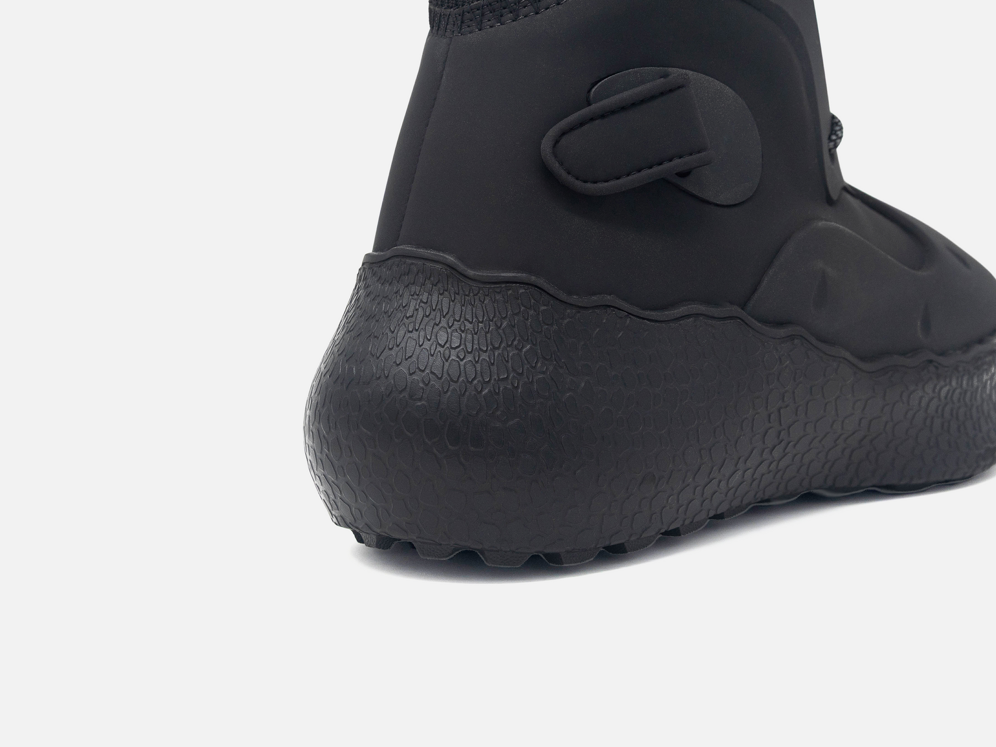 STOMPER - TRIPLE BLACK