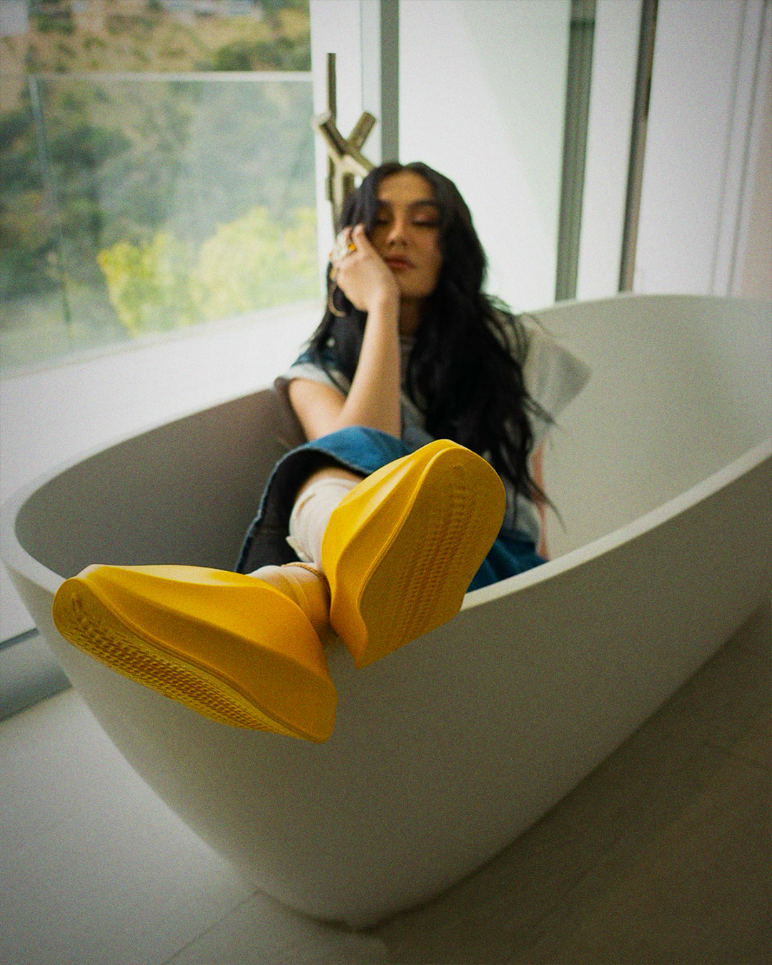 AM:KNIGHT RNR - CYBER YELLOW